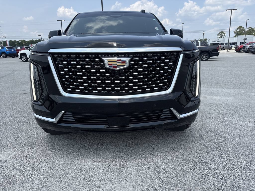 Used 2026 Cadillac Escalade Luxury RWD image 2