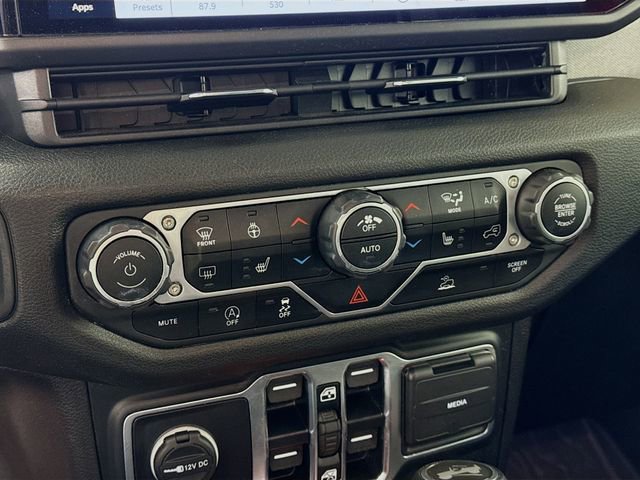 Used 2024 Jeep Wrangler Willys image 15