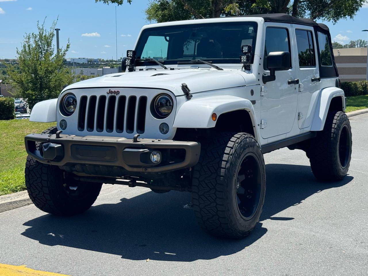 Used 2016 Jeep Wrangler Unlimited Sahara AWD/4WD image 2