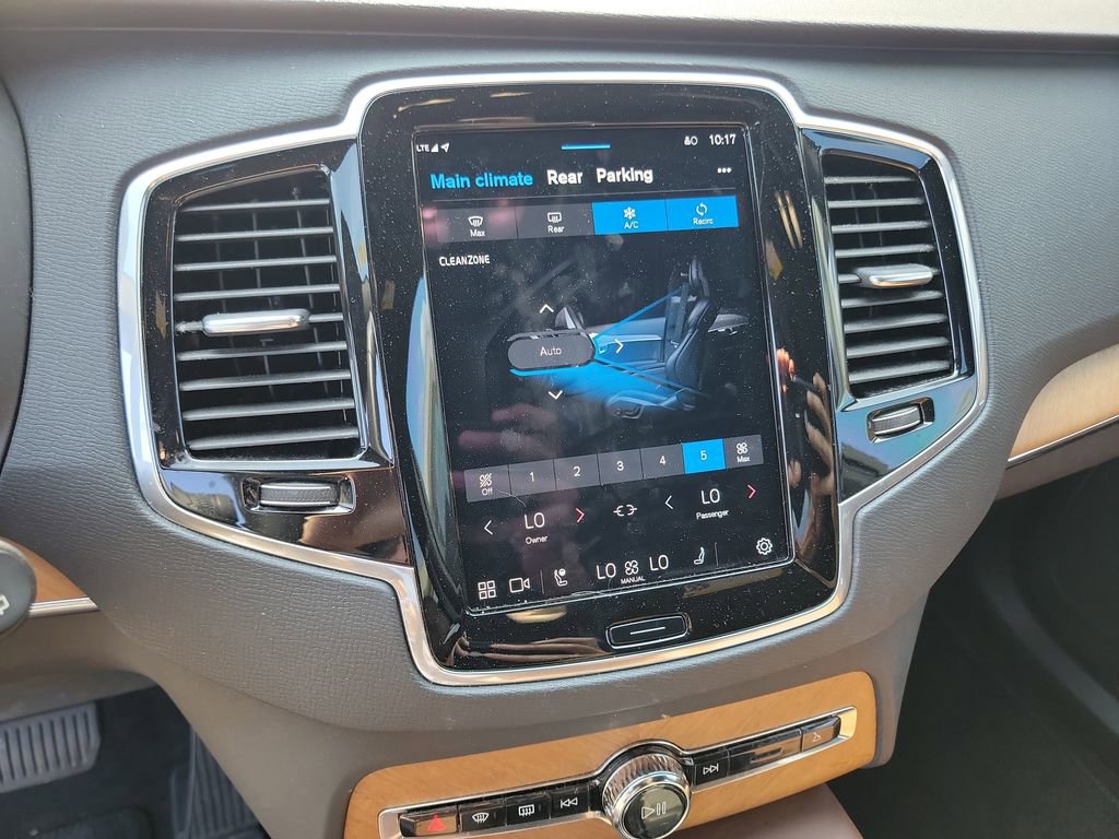 Used 2023 Volvo XC90 B6 Plus w/ Protection Package Premier image 29