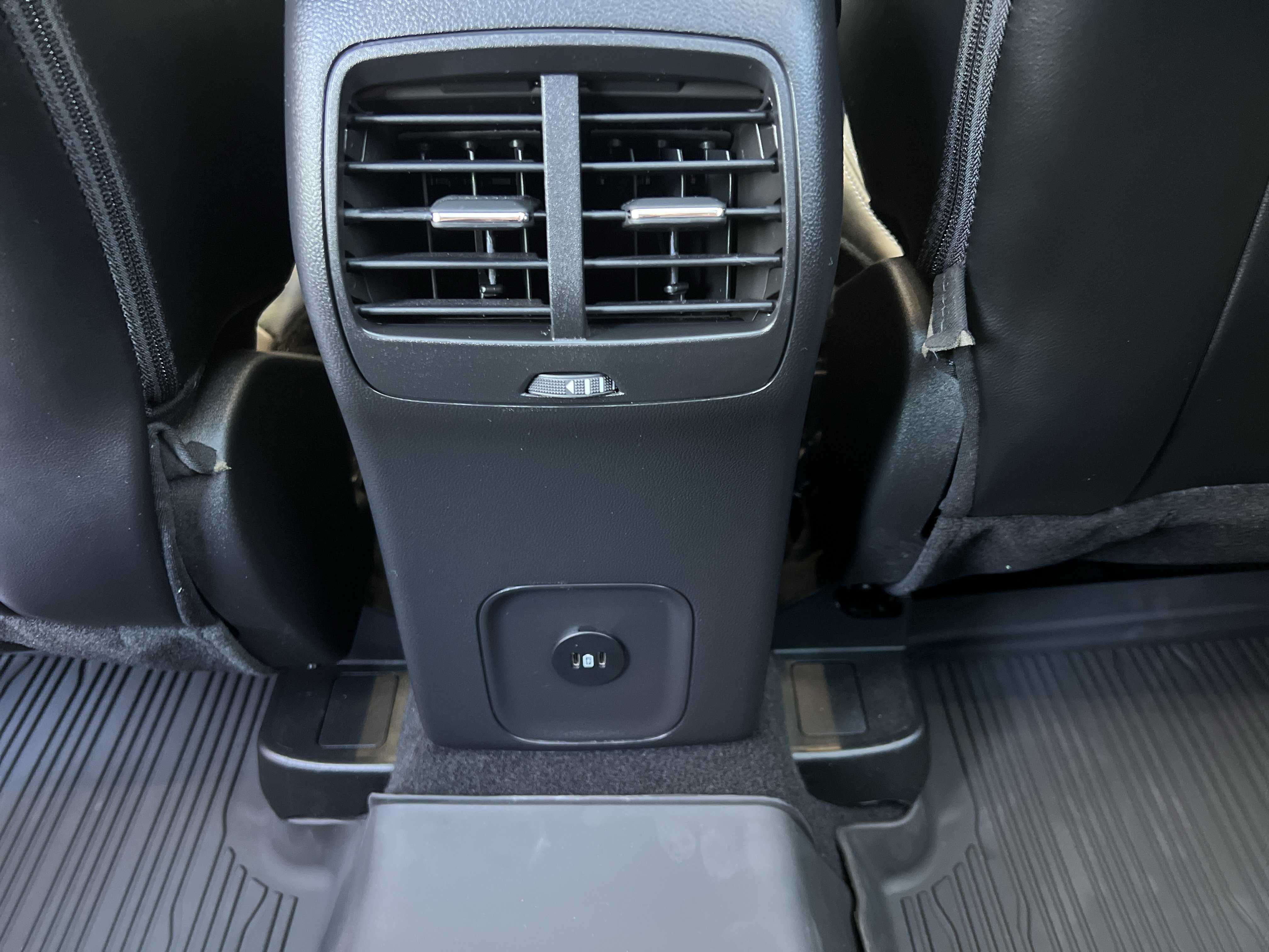 Used 2023 Ford Escape Platinum AWD/4WD image 46