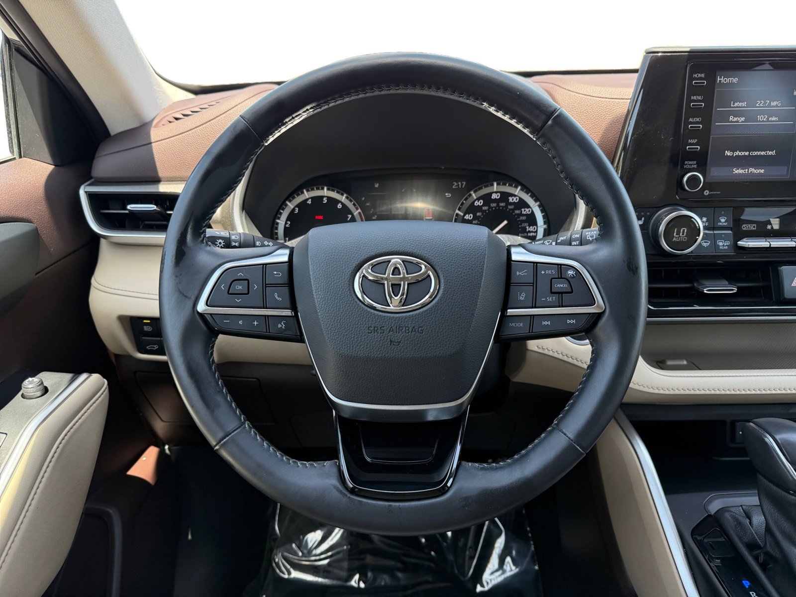 Used 2021 Toyota Highlander XLE image 12