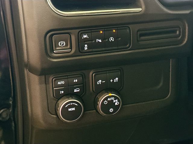 Used 2023 Chevrolet Suburban RST image 11