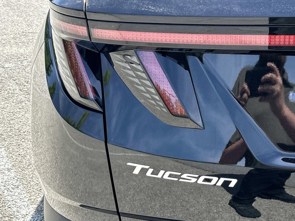 Certified 2025 Hyundai Tucson Limited AWD/4WD image 13
