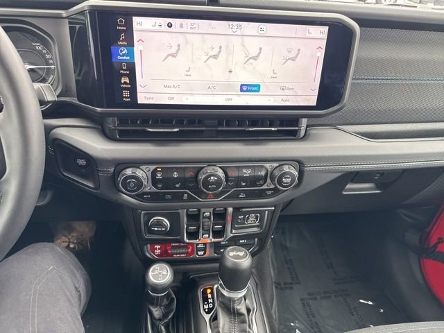 Certified 2025 Jeep Wrangler Unlimited Rubicon 4xe w/ Convenience Group AWD/4WD image 24