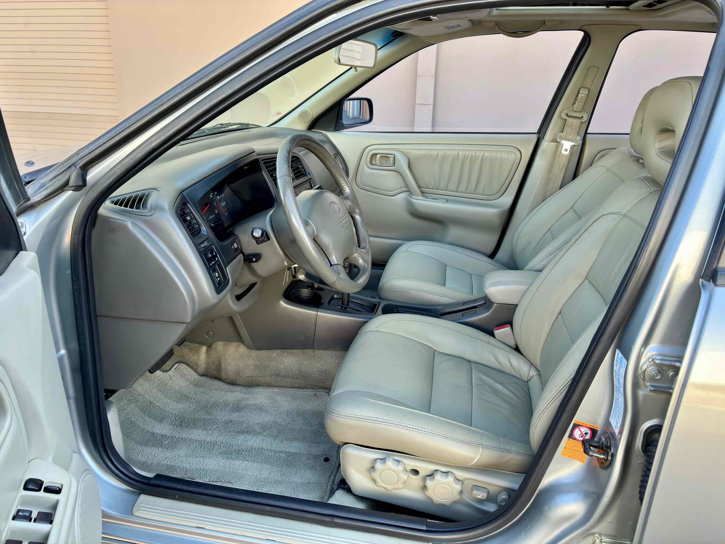 Used 1999 INFINITI G20 FWD image 30