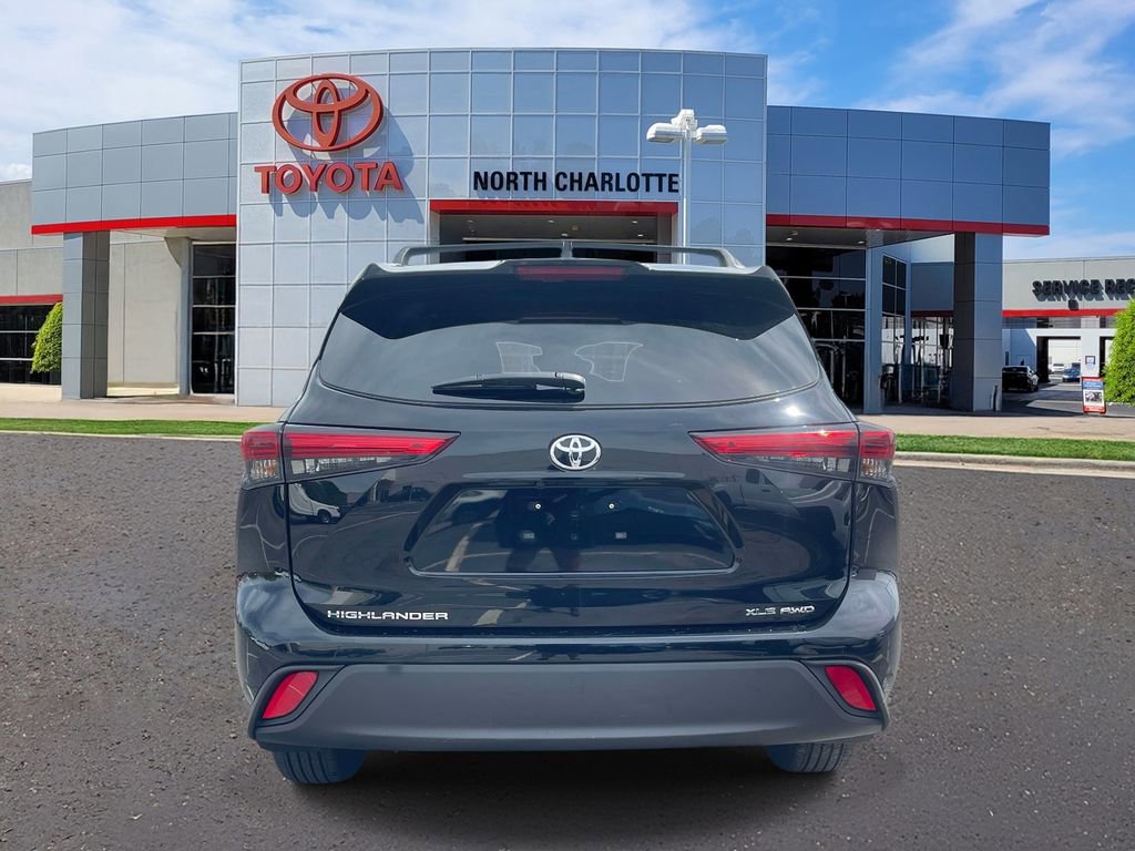 Used 2023 Toyota Highlander XLE image 6