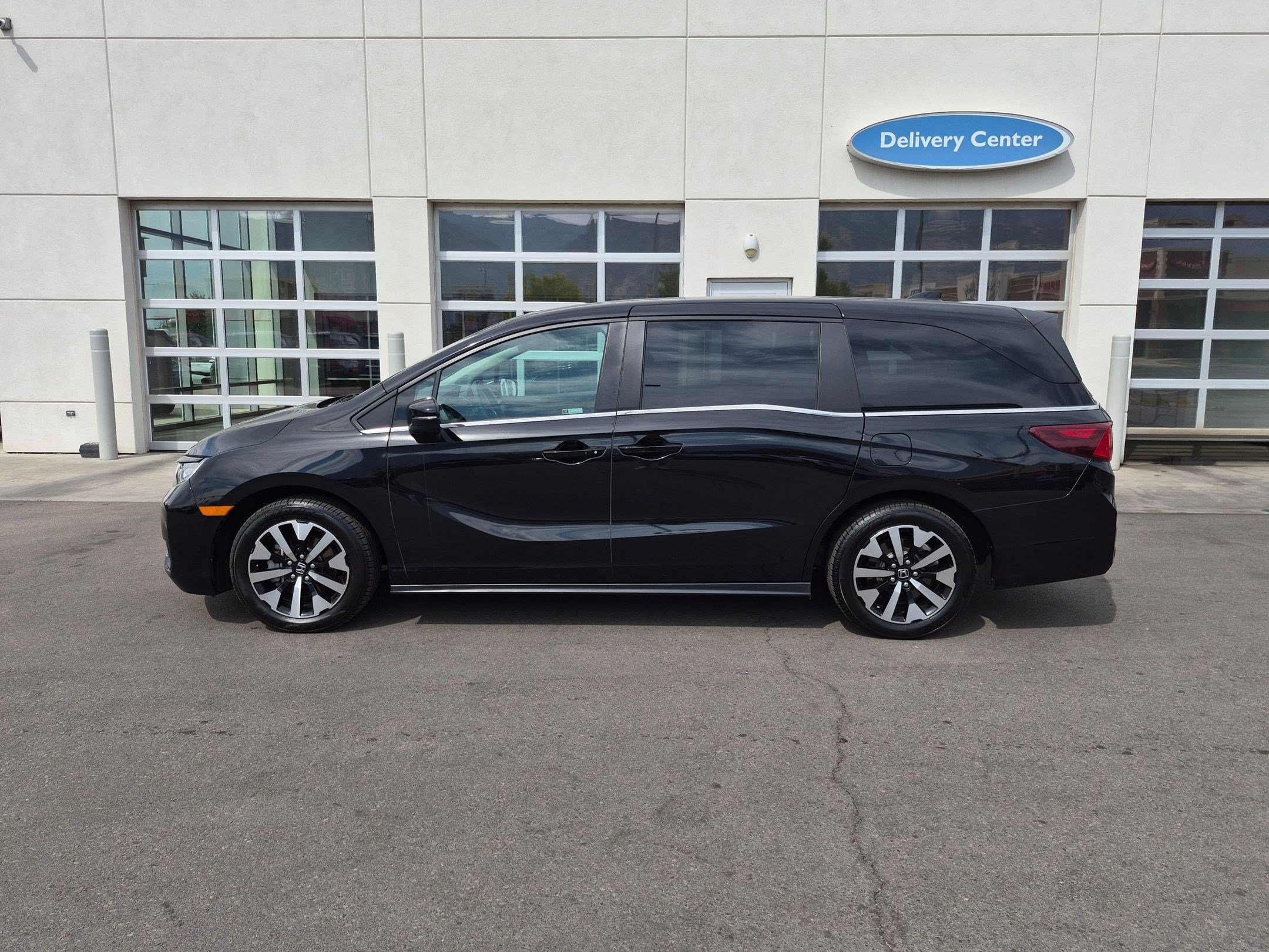 Used 2025 Honda Odyssey EX-L image 9
