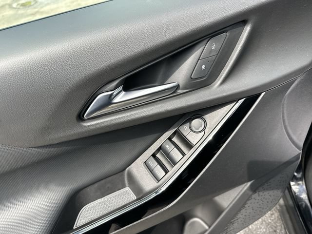 Used 2025 Chevrolet Equinox LT w/ Safety and Technology Package AWD/4WD image 17