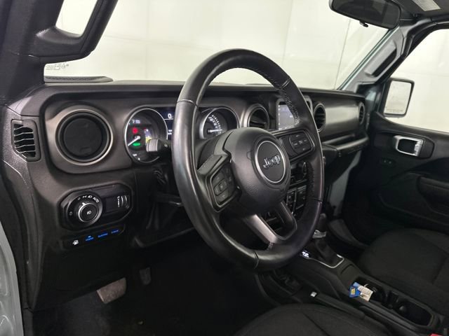 Used 2023 Jeep Wrangler Unlimited w/ Cold Weather Group image 13