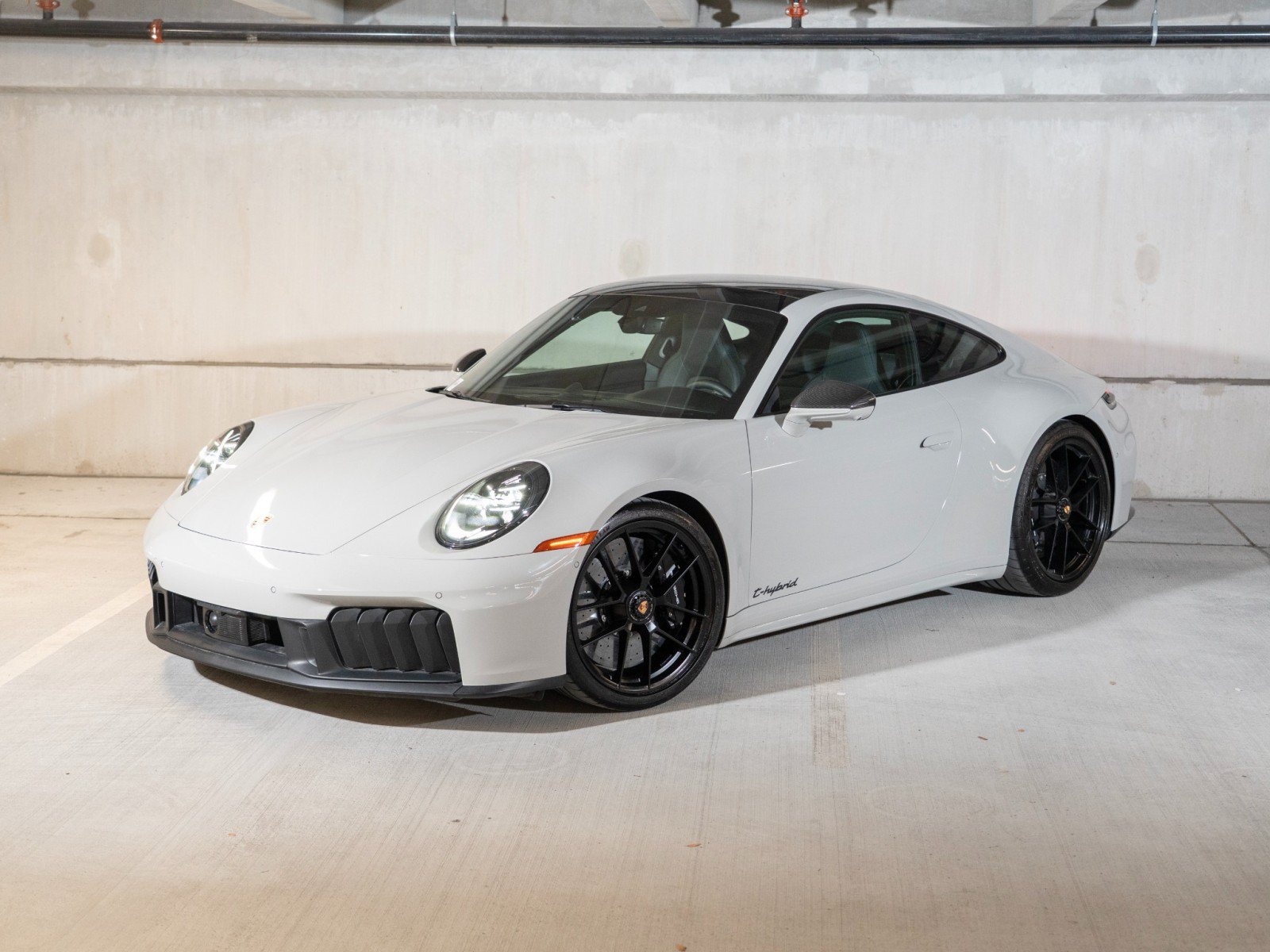 Certified 2025 Porsche 911 Carrera GTS RWD image 1