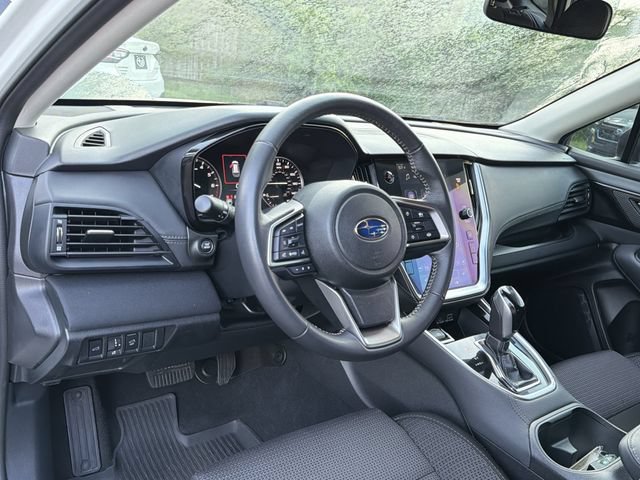 Used 2025 Subaru Outback Premium AWD/4WD image 16