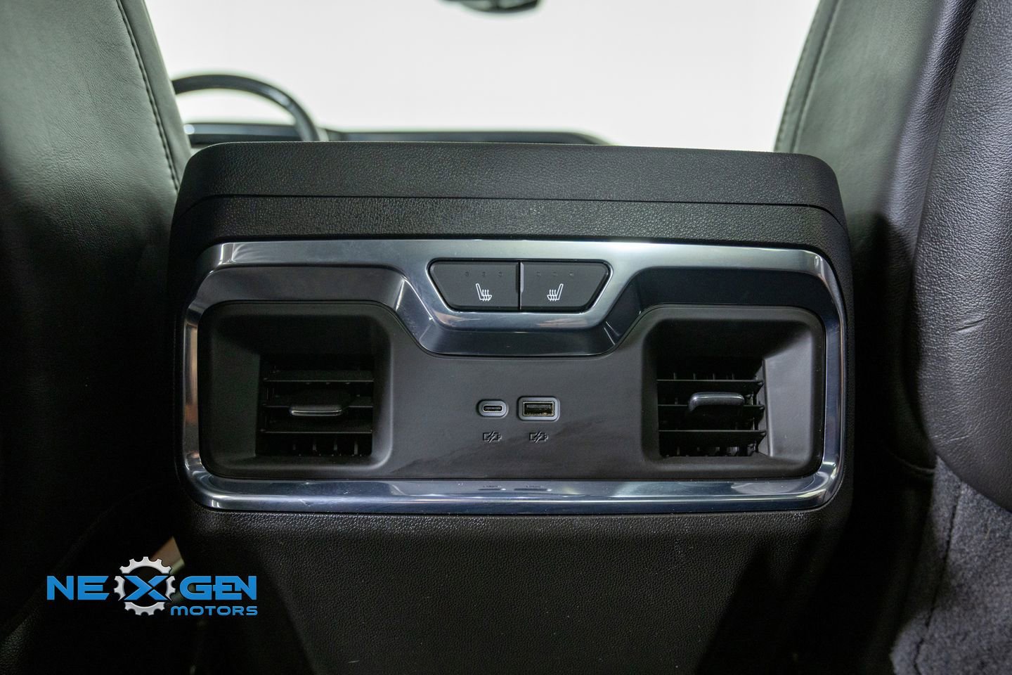 Used 2024 GMC Sierra 1500 Denali Ultimate AWD/4WD image 29