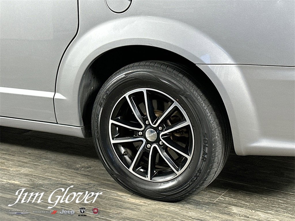 Used 2019 Dodge Grand Caravan GT image 12