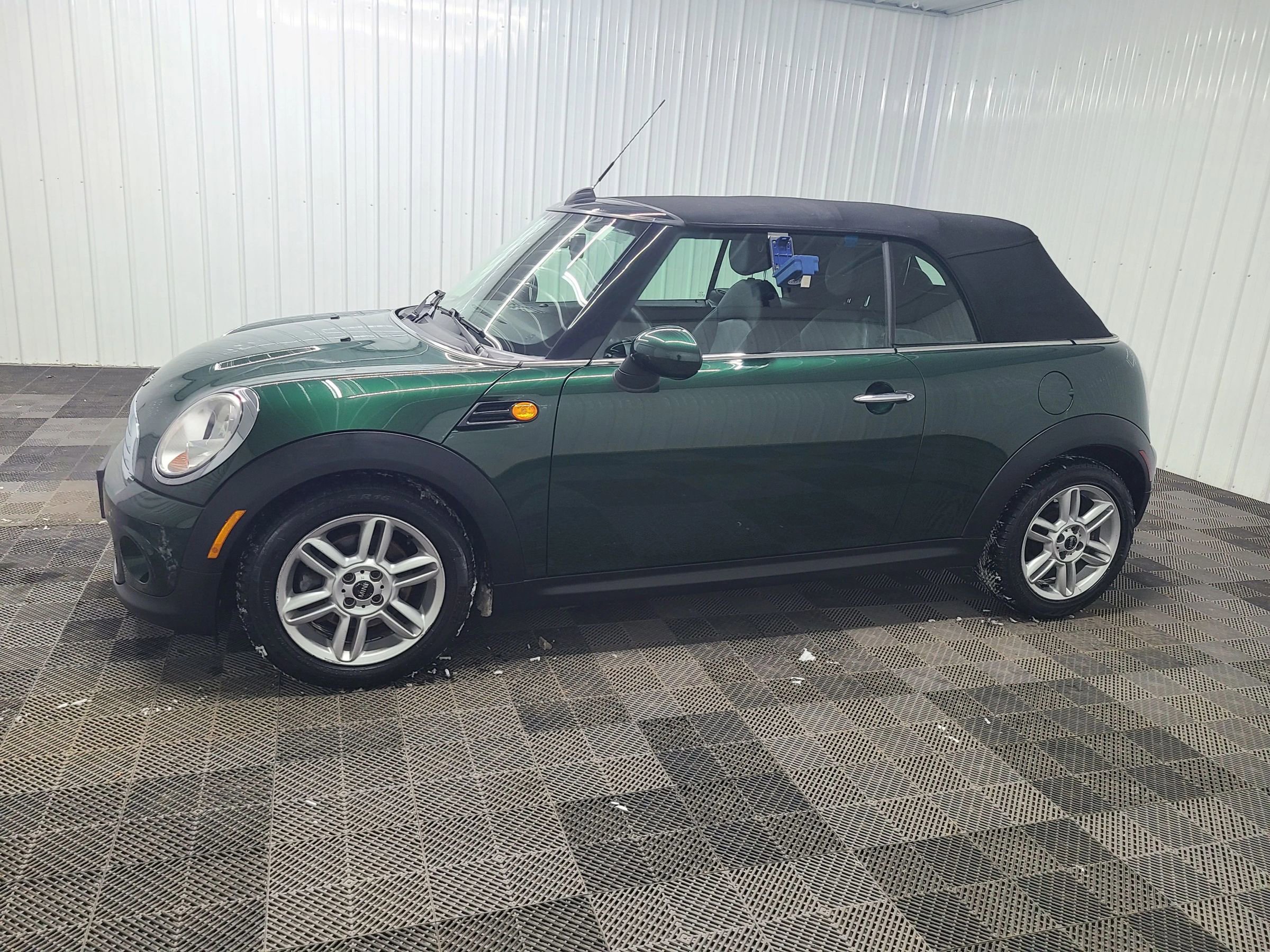 Used 2011 MINI Cooper Convertible image 8