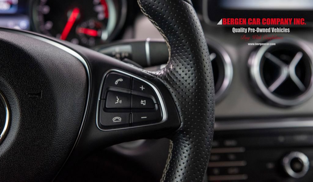 Used 2018 Mercedes-Benz GLA 250 4MATIC image 29