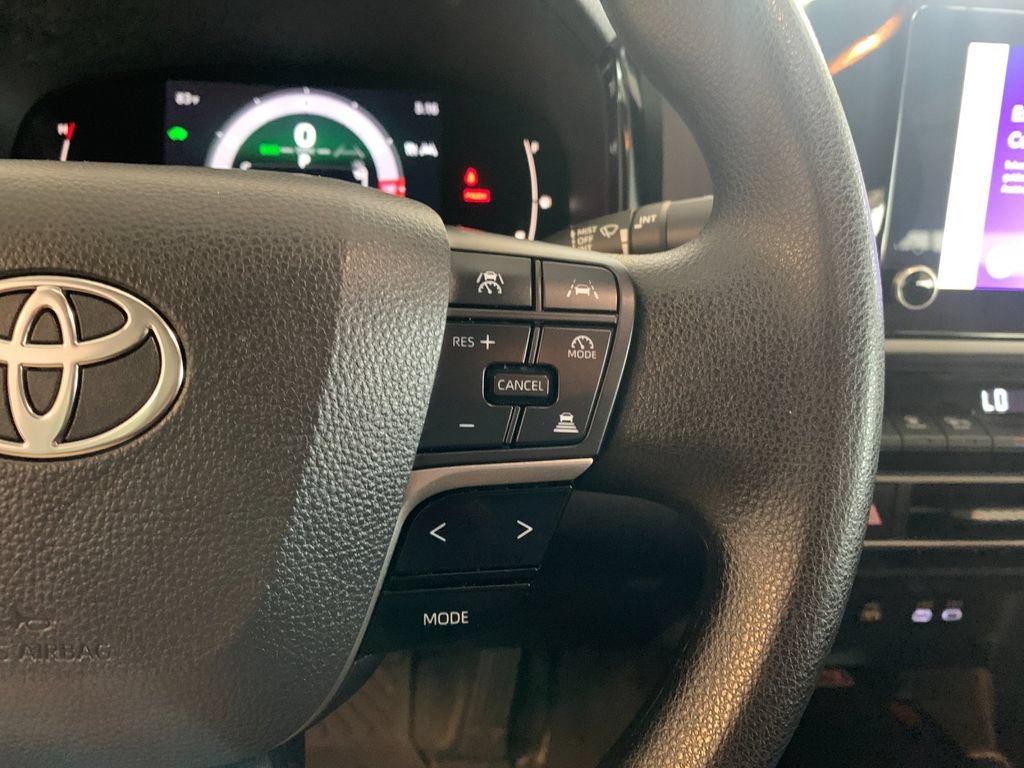 Used 2025 Toyota Camry LE w/ Convenience Package FWD image 28