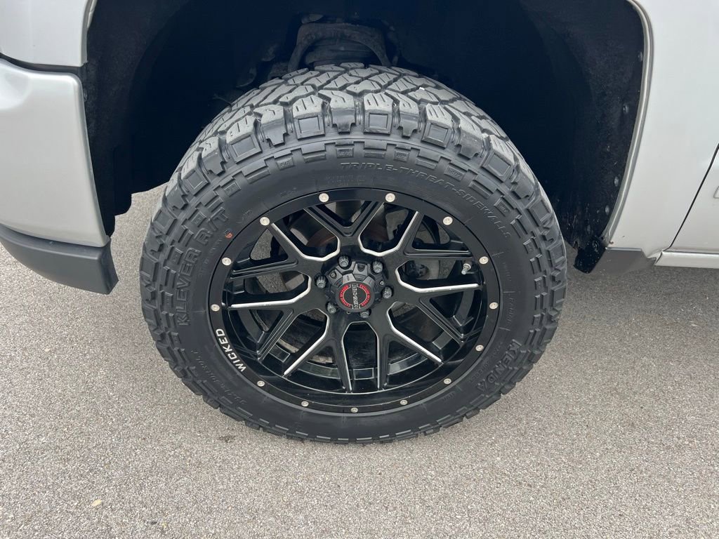 Used 2018 Chevrolet Silverado 1500 LT w/ All Star Edition AWD/4WD image 12