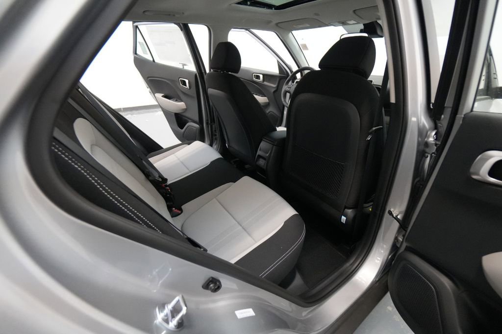New 2025 Hyundai Venue SEL image 33