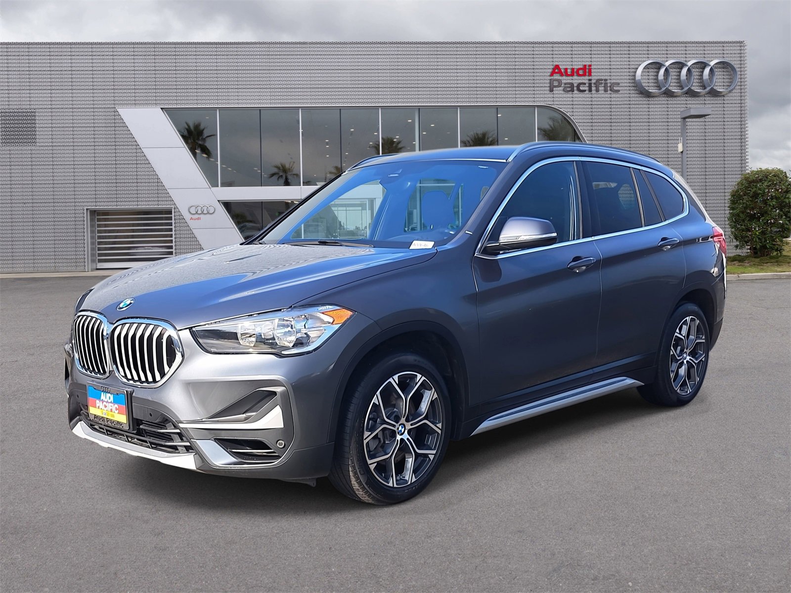 Used 2020 BMW X1 sDrive28i image 1