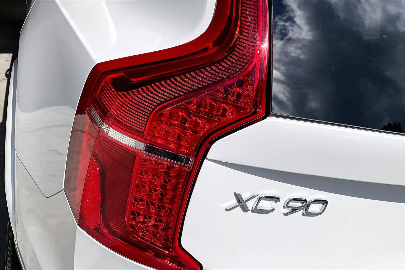 Used 2025 Volvo XC90 T8 Ultra w/ Protection Package Premier AWD/4WD image 29