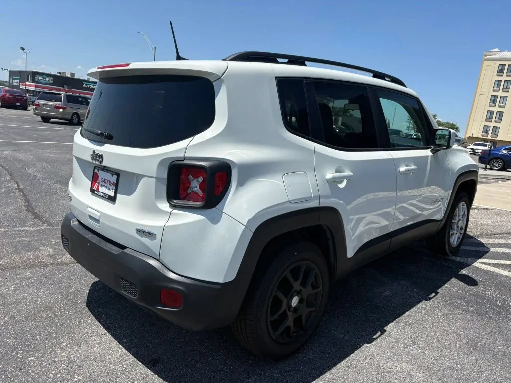 Used 2019 Jeep Renegade Latitude w/ Cold Weather Group AWD/4WD image 5