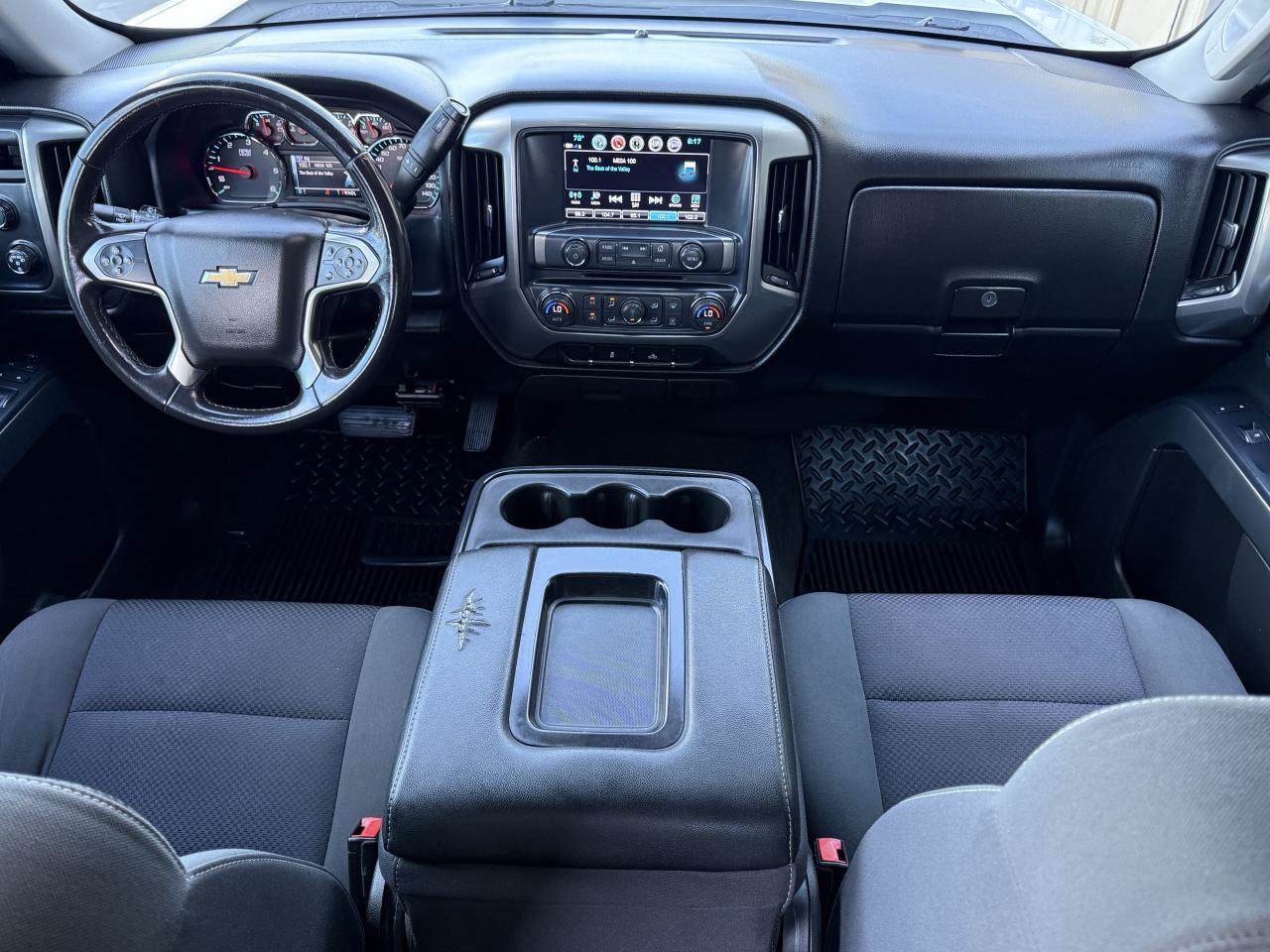 Used 2018 Chevrolet Silverado 1500 LT w/ LT Eassist Package AWD/4WD image 16