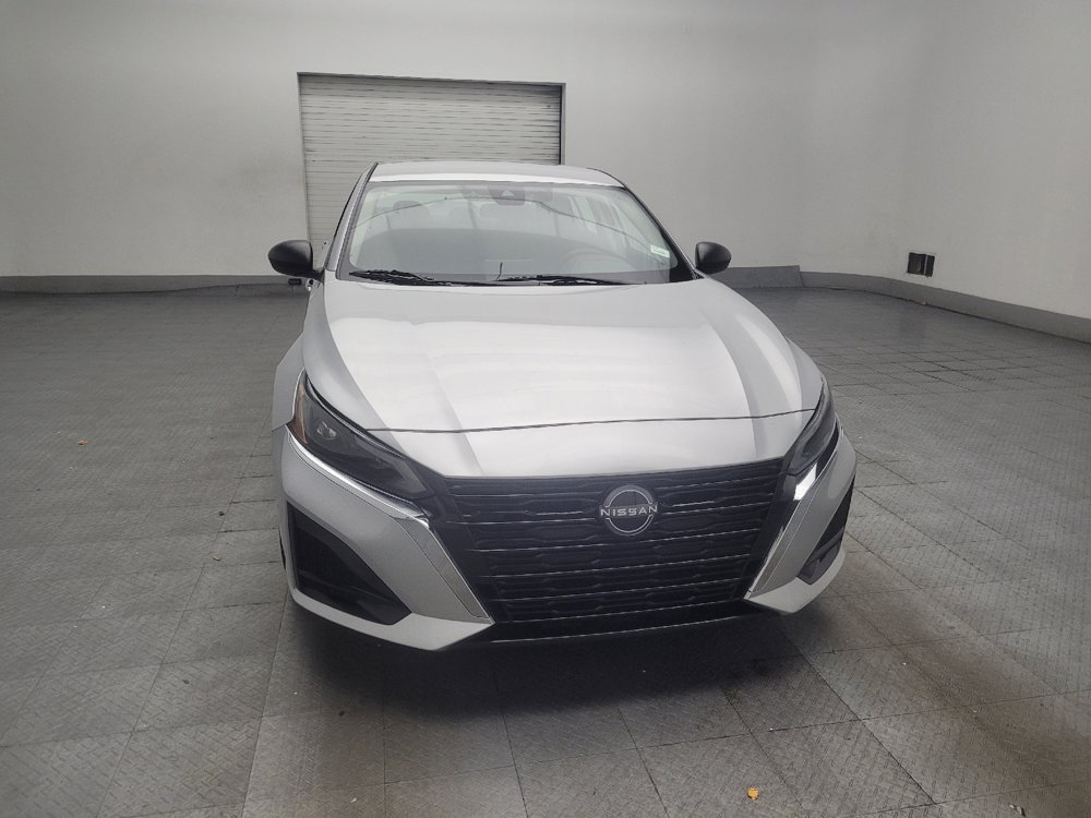 Used 2024 Nissan Altima 2.5 SV FWD image 14