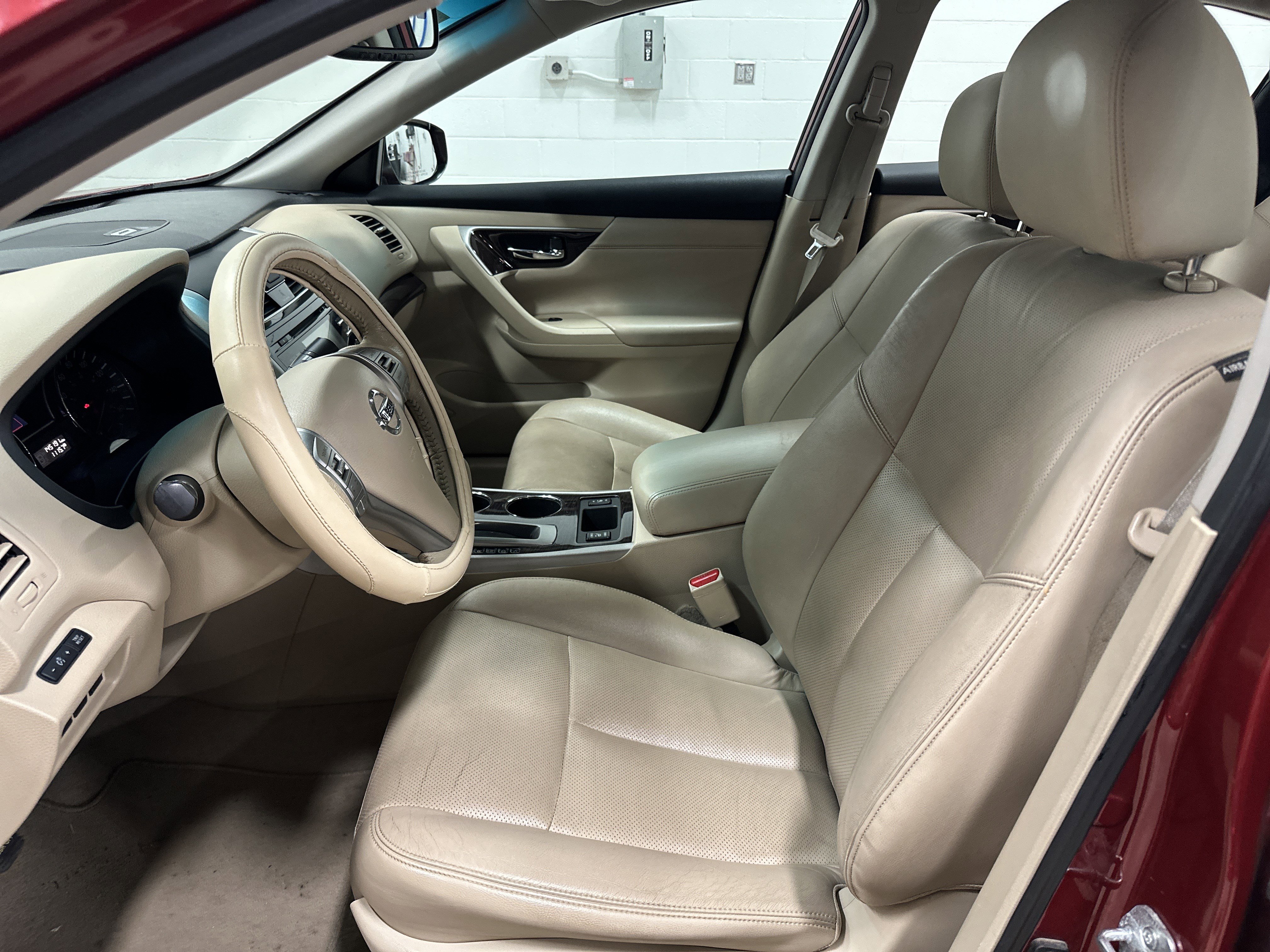Used 2014 Nissan Altima 2.5 SL FWD image 16