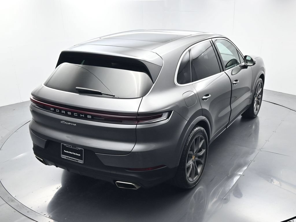 Certified 2024 Porsche Cayenne AWD/4WD image 38