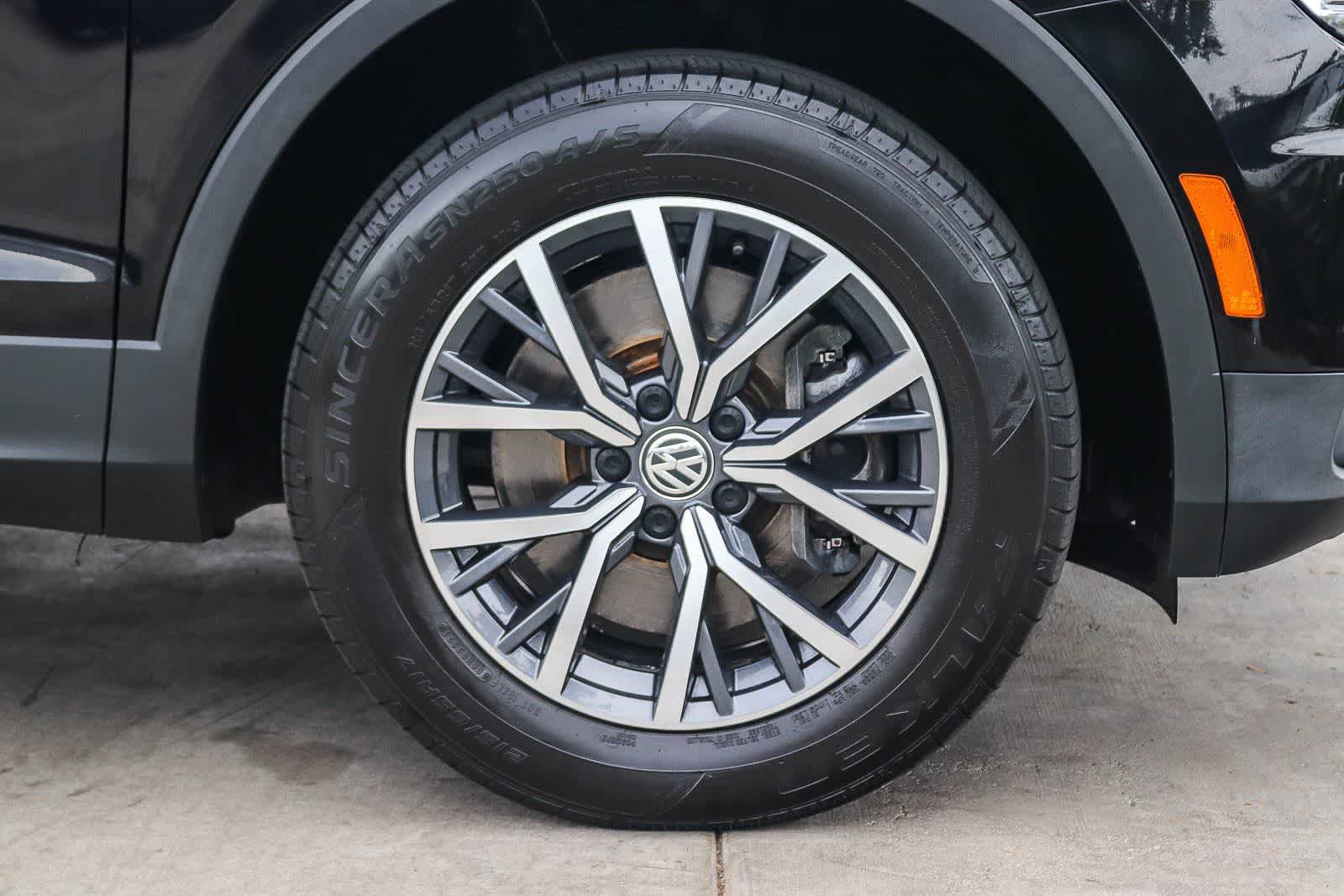 Used 2020 Volkswagen Tiguan SE FWD image 9