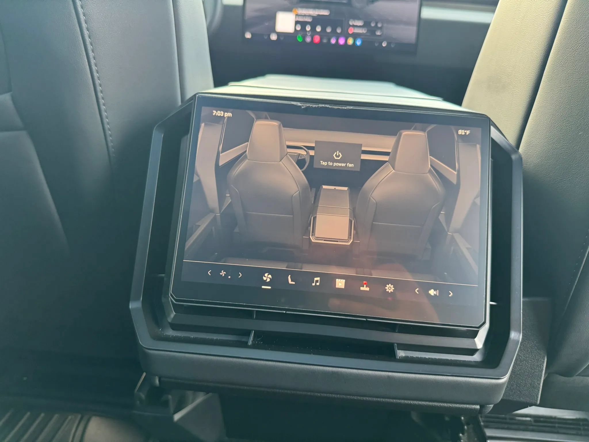 Used 2024 Tesla Cybertruck AWD Crew Cab image 27