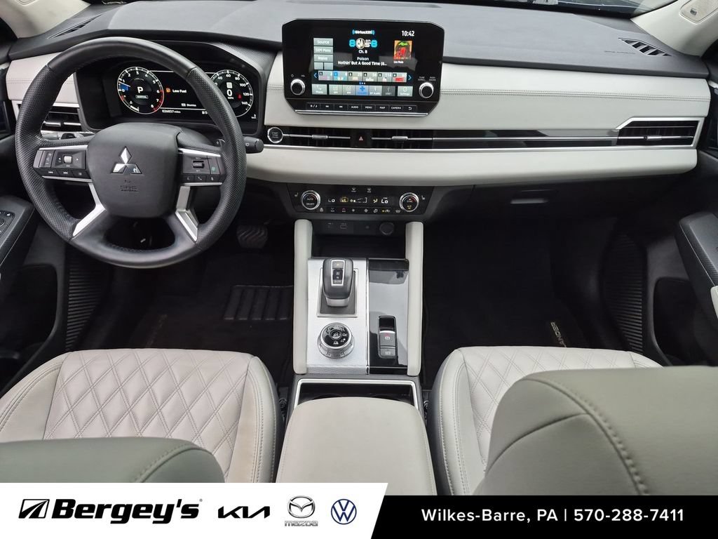 Used 2023 Mitsubishi Outlander SEL AWD/4WD image 29