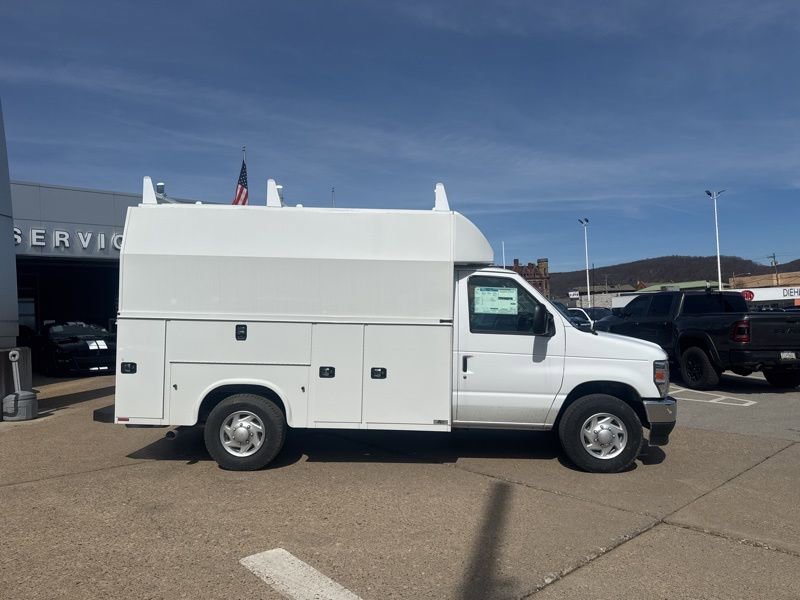 New 2026 Ford E-350 and Econoline 350 Super Duty w/ Power Equipment Group RWD image 8