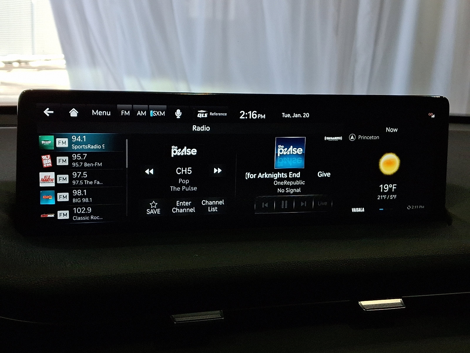 Used 2023 Genesis GV70 2.5T w/ Advanced Package image 16