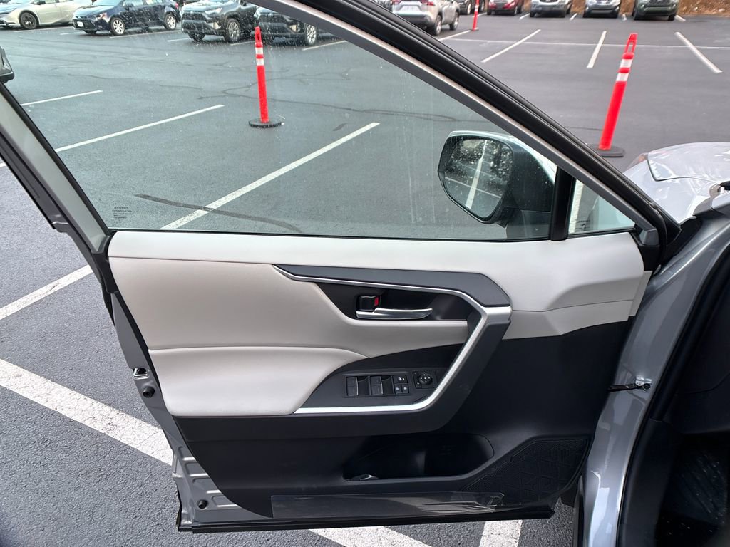 New 2025 Toyota RAV4 XLE w/ Convenience Package image 11