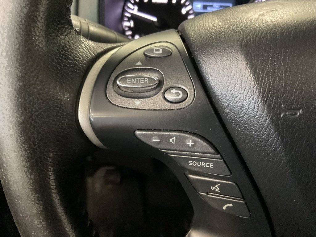 Used 2013 Nissan Pathfinder Platinum w/ Platinum Premium Pkg image 12
