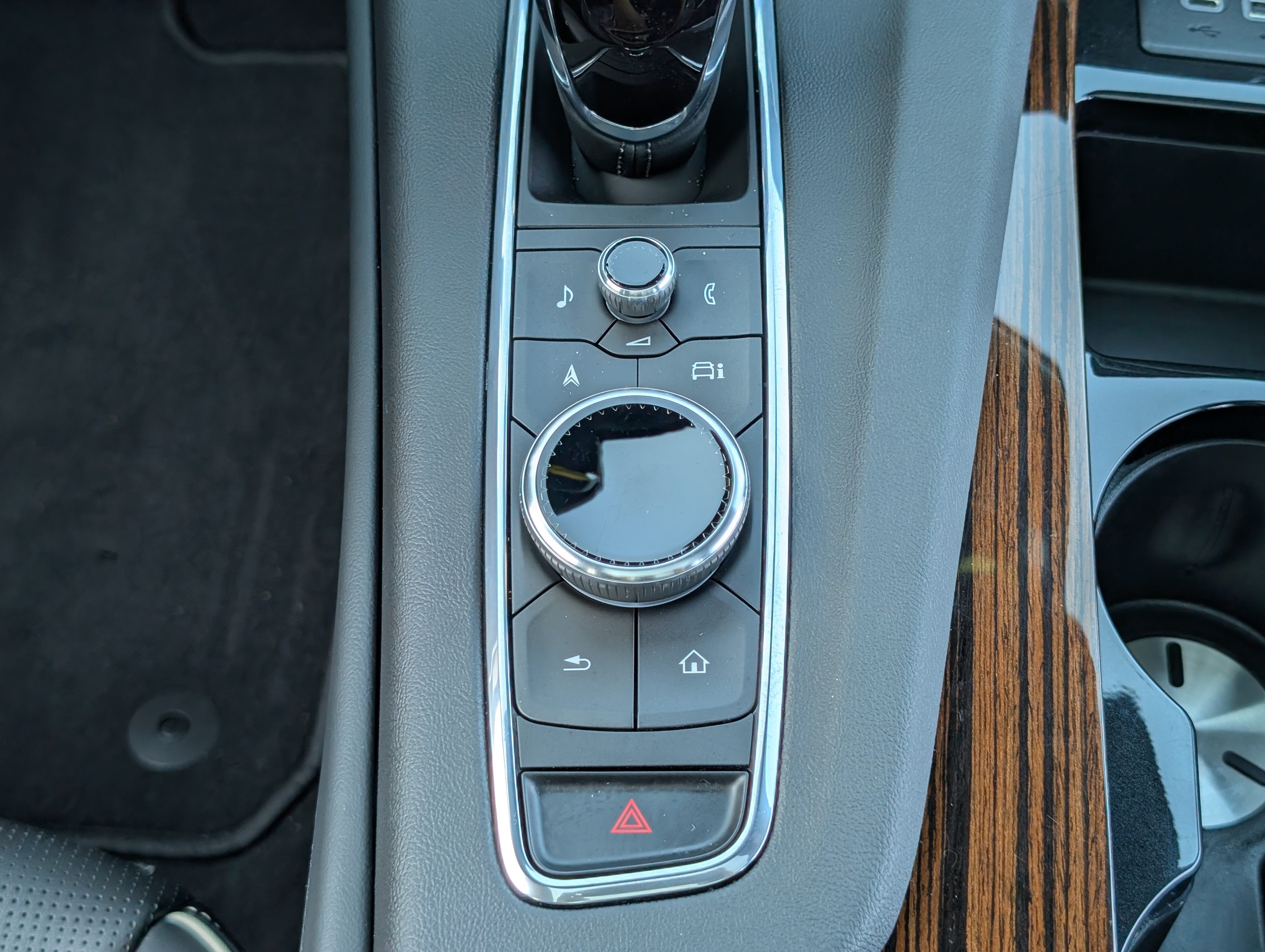 Used 2023 Cadillac Escalade Premium Luxury w/ Performance Package RWD image 36