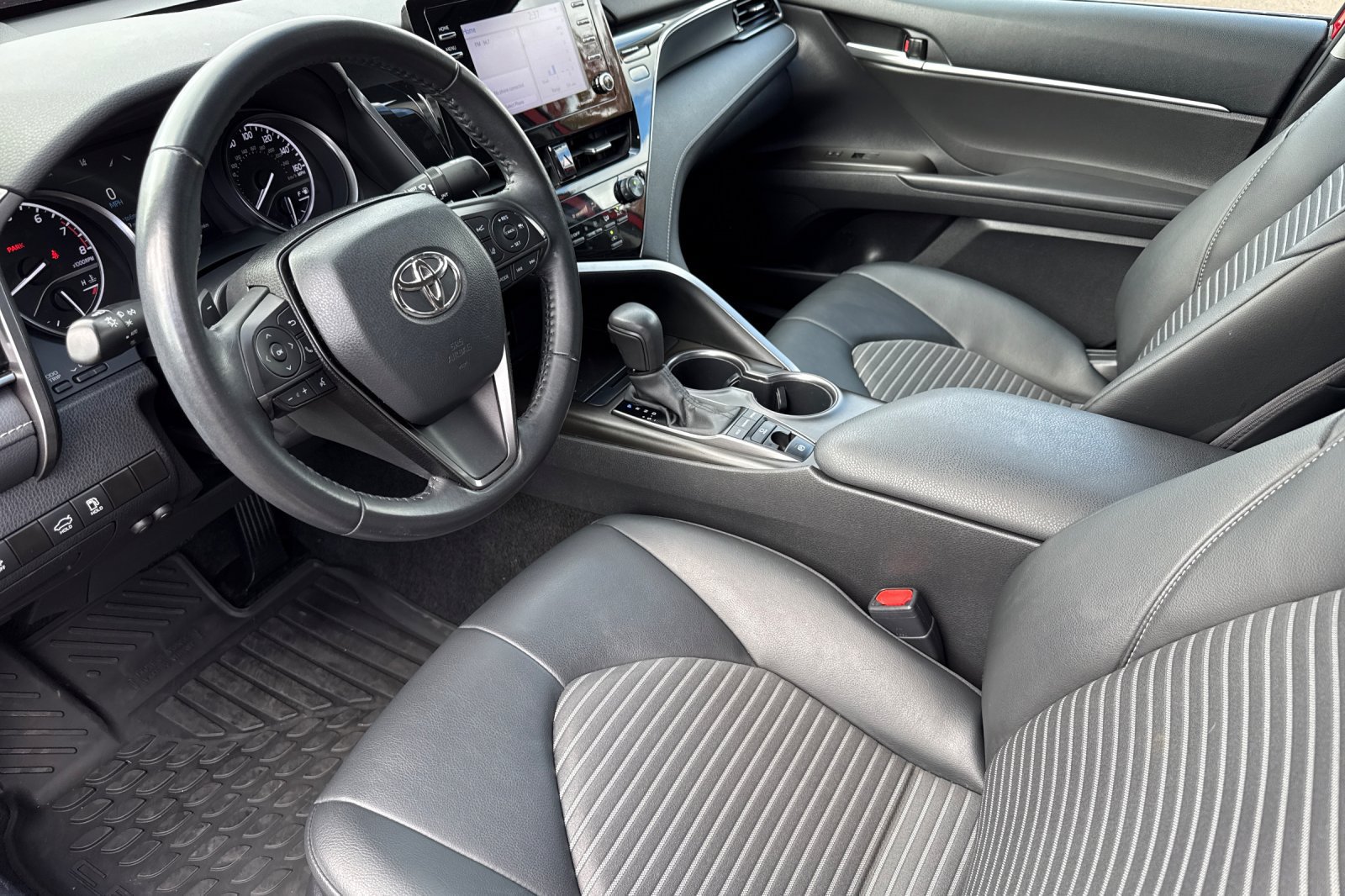 Used 2023 Toyota Camry SE AWD/4WD image 10