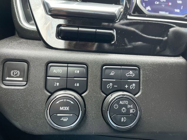 Used 2022 Chevrolet Silverado 1500 LTZ w/ LTZ Premium Package image 17