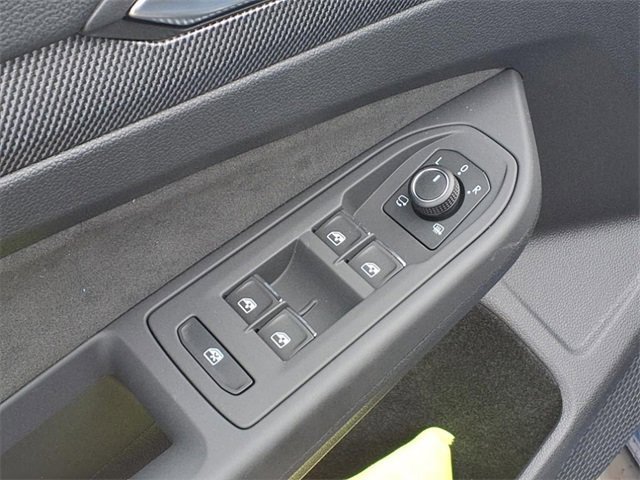 New 2025 Volkswagen GTI SE image 10