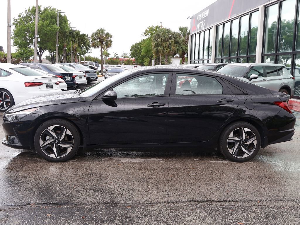 Used 2023 Hyundai Elantra SEL w/ Convenience Package FWD image 16