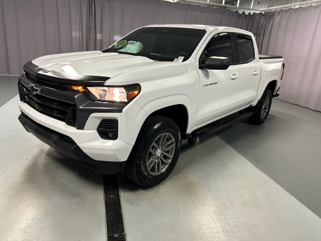 Used 2024 Chevrolet Colorado LT w/ LT Convenience Package RWD image 3