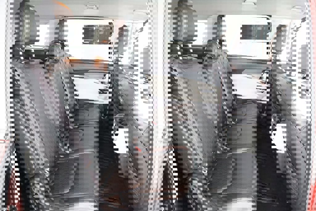 Used 2022 Kia Carnival LX image 24