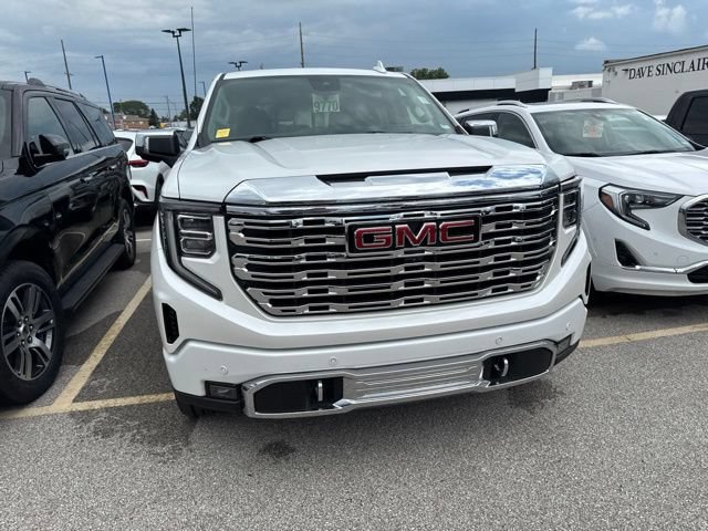 Used 2022 GMC Sierra 1500 Denali w/ Denali Reserve Package AWD/4WD image 4