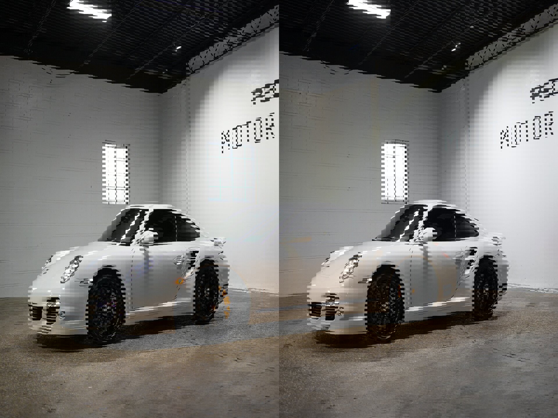 Used 2013 Porsche 911 Turbo S image 4