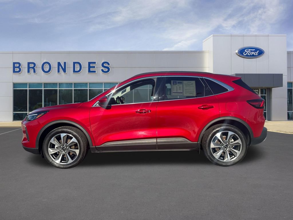 Used 2024 Ford Escape Platinum image 1
