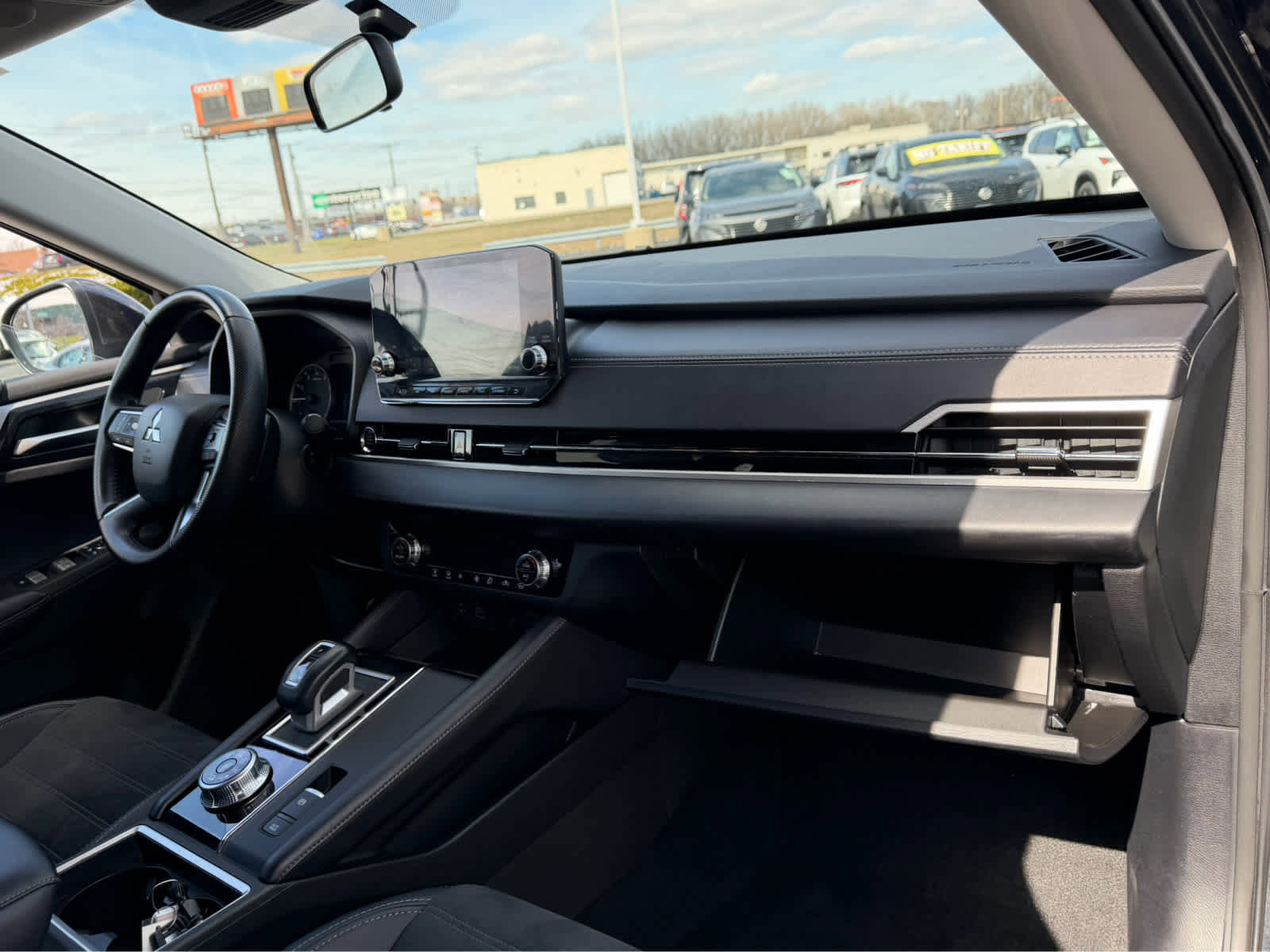 Used 2024 Mitsubishi Outlander SE AWD/4WD image 12