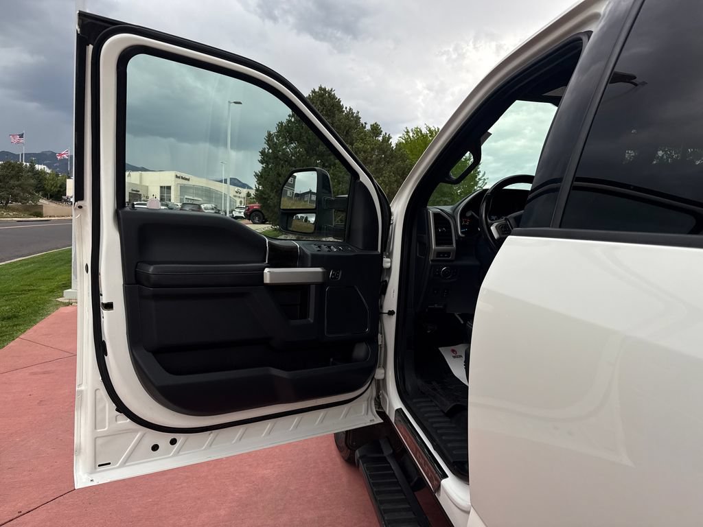 Used 2022 Ford F350 Lariat w/ Black Appearance Package AWD/4WD image 10