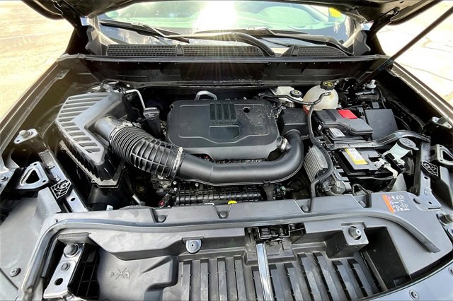 Used 2023 GMC Acadia SLE image 31